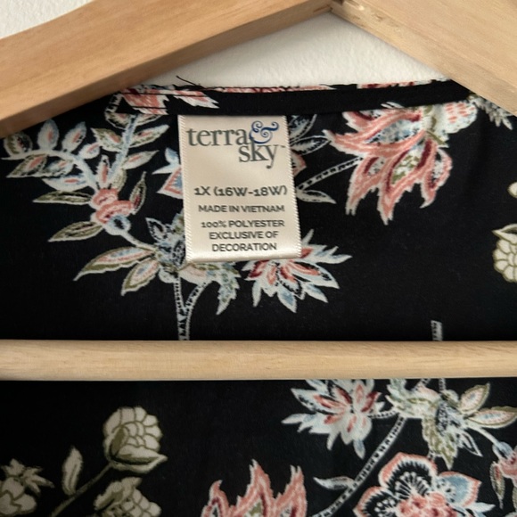 Terra and Sky Blouse / Flow top - Picture 6 of 6